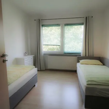 Ferienwohnung Am Dornheimer Berg Apartman *